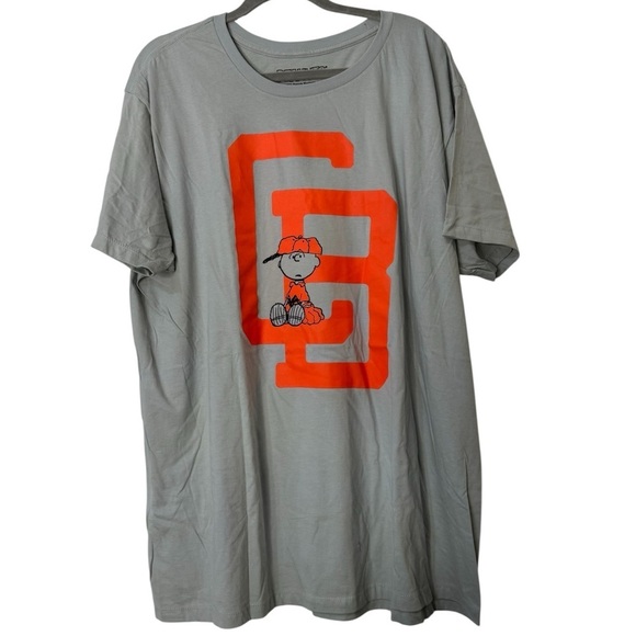 Peanuts Tops - Peanuts Charlie Brown Play Baseball Unisex Silver Gray T-shirt. Size 2XL